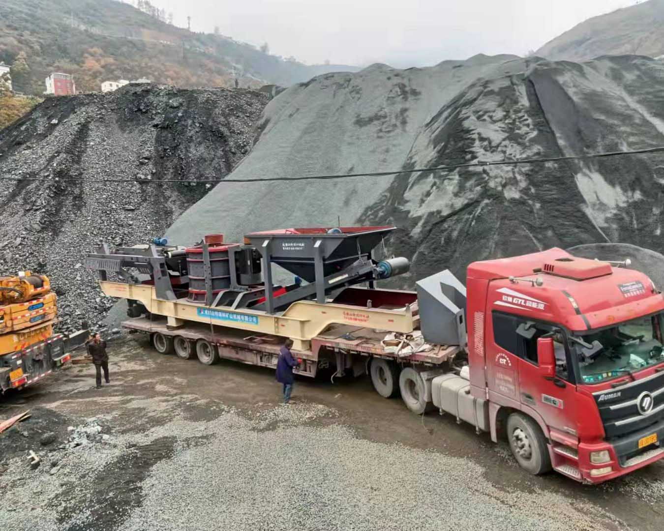 矿山机械施工现场